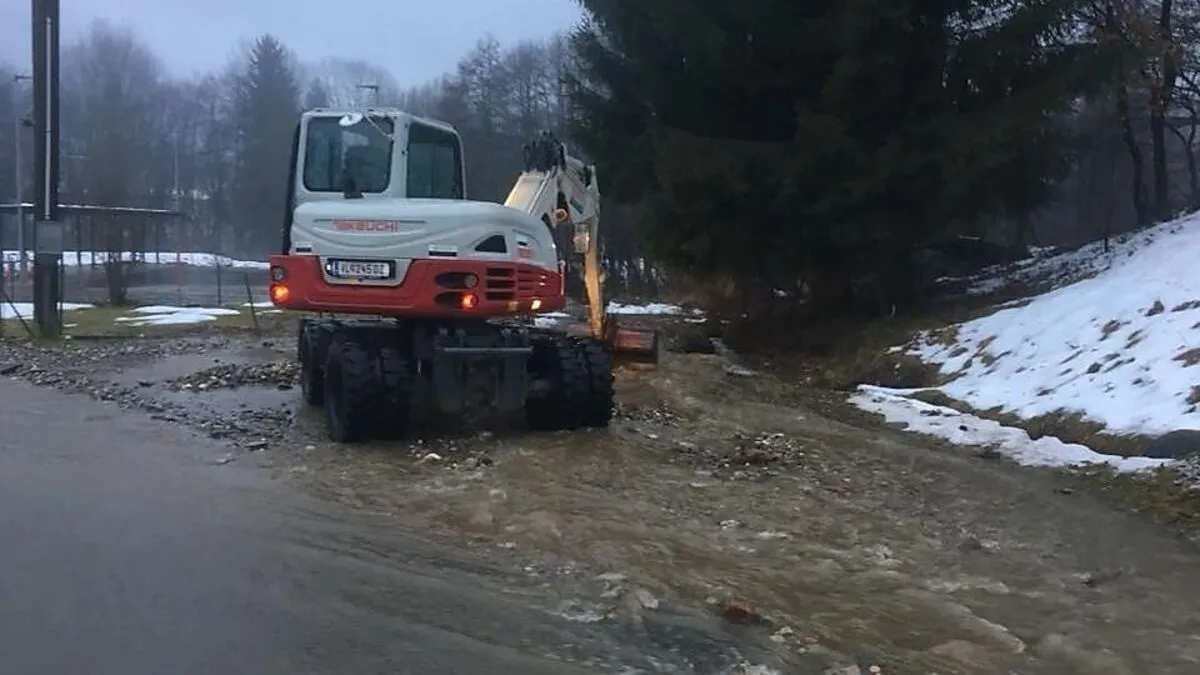 Die Bagger bei der "Park & Ride"-Anlage sind noch im  Einsatz