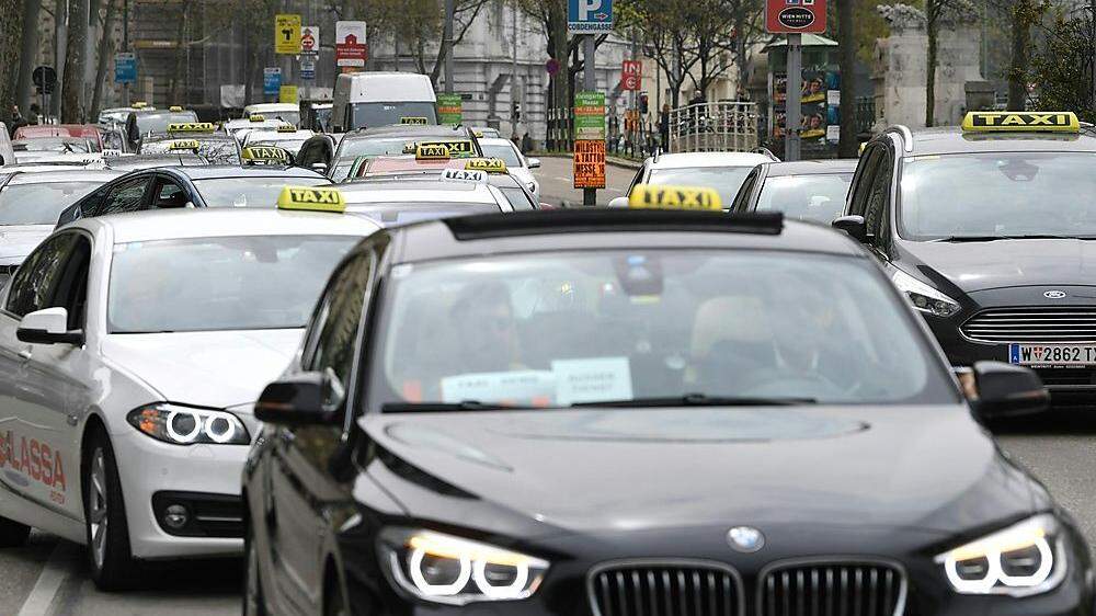 Wiener Taxler wehren sich gegen Uber