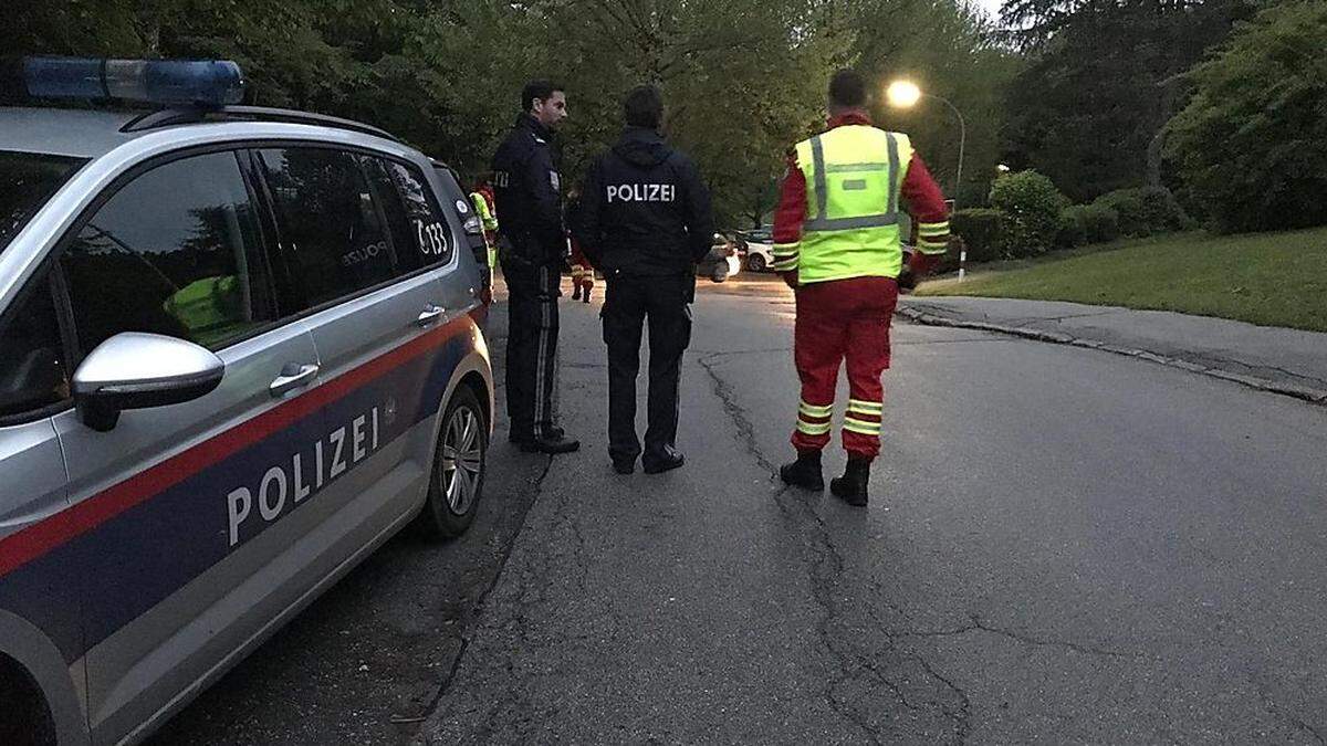 Zahlreiche Einsatzkräfte suchten Mittwochabend nach dem Mädchen