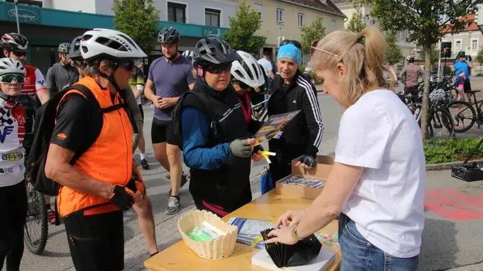 Beim traditionellen Köflacher Radfahrtag, der am Donnerstag bei prächtigem Wetter über die Bühne ging, hatte Silke Valeskini bei der Anmeldung alle Hände voll zu tun. 