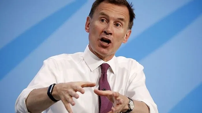 Der britische Außenminister Jeremy Hunt bezeichnet die Festsetzung des Öltankers als "inakzeptabel"