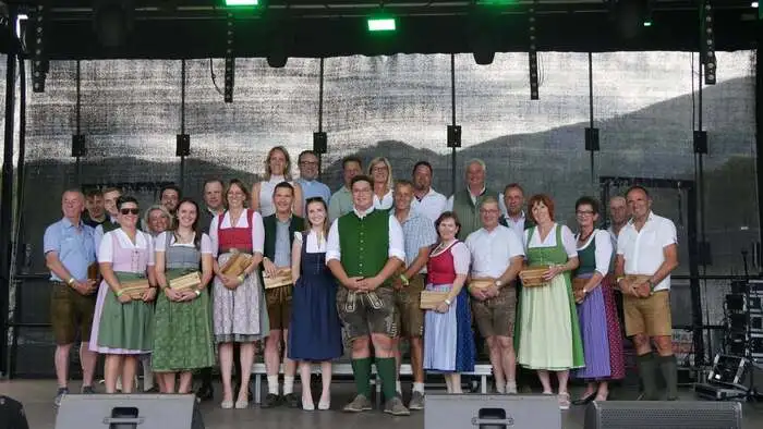 Die Landjugend Oberaich lud anlässlich ihres 75-jährigen Bestehens zum großen Jubiläumsfest