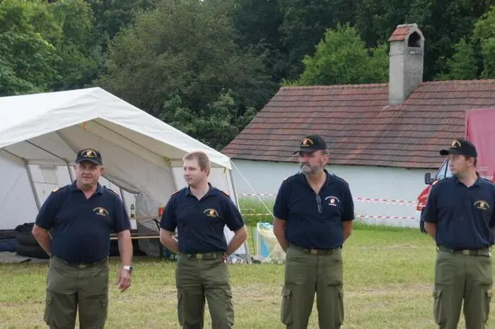 Auf der in unmittelbarer Nähe zum Sportplatz liegenden, Wiese der Familie Dunst (vulgo Ampmann) wurden die Zelte aufgebaut.