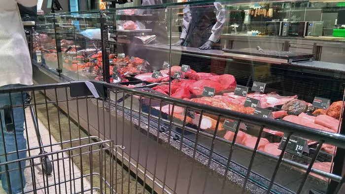 Abgepacktes Fleisch lässt sich leichter spenden als Ware aus der Feinkosttheke – Symbolbild