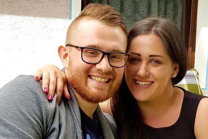 Chiara Gaugg und Thomas Morak sind gerade in ihr frisch renoviertes Haus in St. Peter am Wallersberg gezogen. Während für ihn beruflich auch im Lockdown alles normal weitergeht, arbeitet und lernt Gaugg nun von daheim: „Ich spare mir viel Fahrzeit und Sprit, da ich nicht zur Uni fahren muss.“ Die Studentin hat sich vorgenommen, im Lockdown mehr Sport zu machen und Kekse zu backen: „Wir gehen an die Sache so gelassen wie möglich heran.“