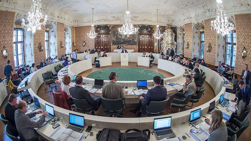 4,4 Millionen Euro sind 2018 für die Bezüge der 48 Abgeordneten im Landtag budgetiert