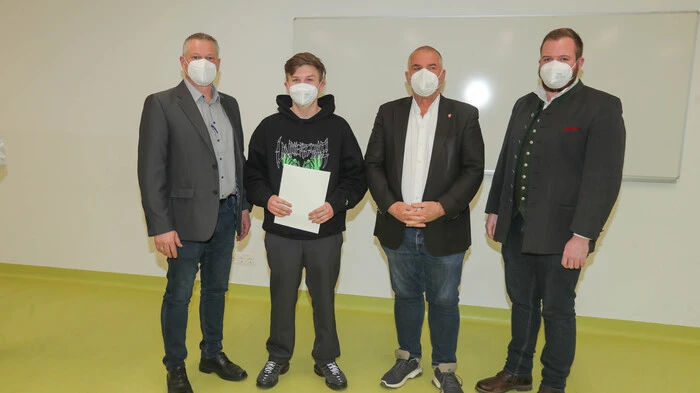 Hier zeigen wir Ihnen die Lehrlinge, die 2022 ihre Ausbildung bei den ÖBB in Knittelfeld bestanden haben.