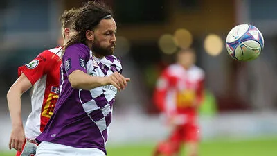 Keine Lizenz für die Austria (Sereinig), die in Kapfenberg ein 2:2 erreichte