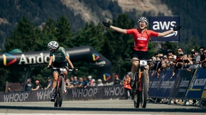 Riesenjubel im Ziel bei Katharina Sadnik