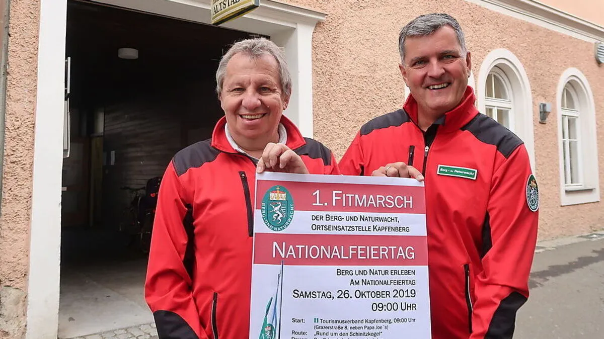 Gerhard Breyner und Harald Frager von der Berg- und Naturwacht vor ihrem Vereinslokal