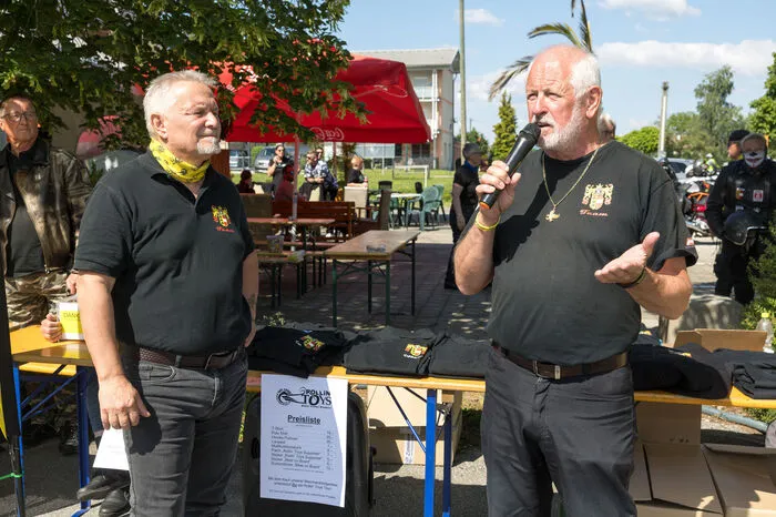 Seit Ende des vorigen Jahrtausends touren Motorradvereine, Free- und Individual-Biker jedes Jahr gemeinsam für benachteiligte Kinder durch Kärnten und haben seither mehr als 300.000 Euro an verschiedene Organisationen, Vereine, bedürftige Familien und Einzelpersonen übergeben.
