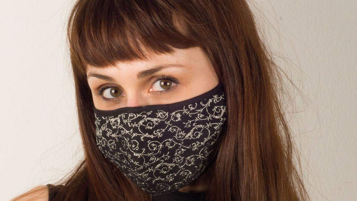 Das Modehaus Mothwurf bietet Schutzmasken im Trachtenstil an