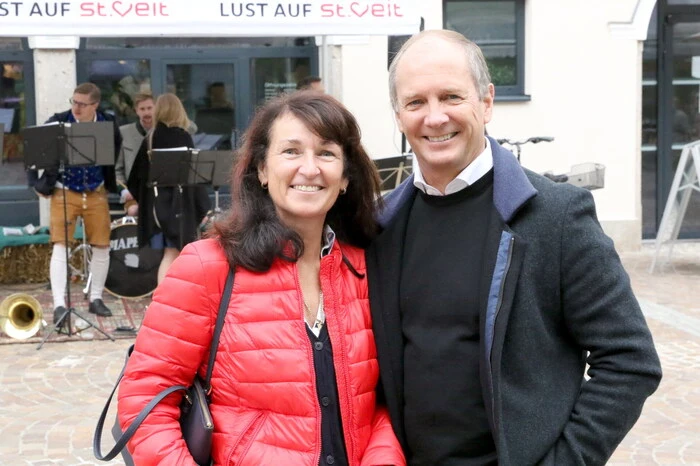 Von der flotten Musik begeistert zeigten sich unter anderen Steuerberater Gerhard Kampitsch (Foto), Unternehmer Wolfgang Krassnitzer sowie die ehemalige St. Veiter Bezirksschulinspektorin Hannelore Zeinitzer.  