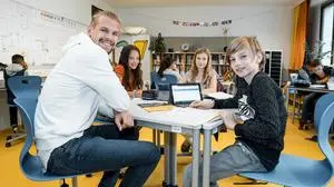 Der Altersschnitt bei Lehrpersonen ist seit 2018 um 2,5 Jahre gesunken