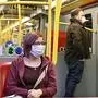 ABD0050_20200409 - WIEN - ÖSTERREICH: THEMENBILD ++ Fahrgäste in der U-Bahn am Donnerstag, 09. April 2020 in Wien. Im Zuge der Coronavirus-Maßnahmen kommt es ab 14. April 2020 zur Maskenpflicht in öffentlichen Verkehrsmitteln. - FOTO: APA/HANS PUNZ