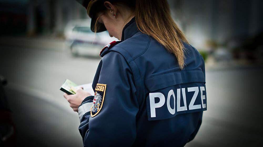 Die Polizei sucht Passanten, die die Tat in Klagenfurt beobachtet haben