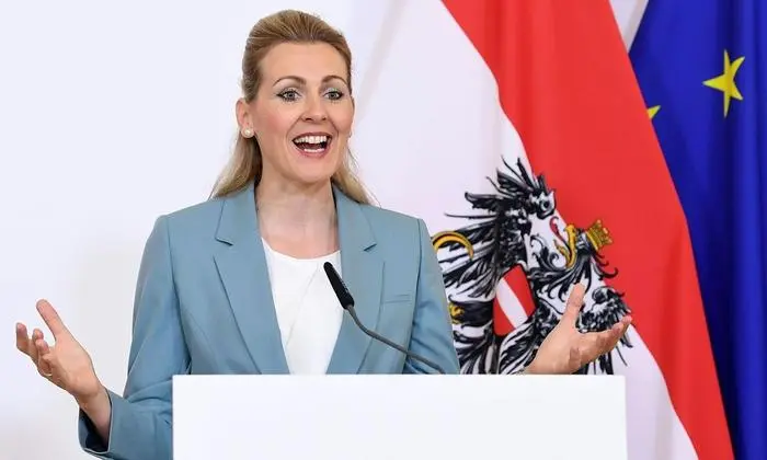 Arbeitsministerin Christine Aschbacher