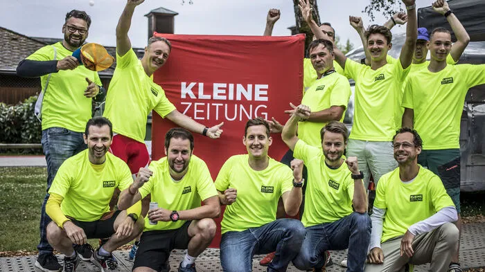1100 Damen und Herren, darunter mehrere Teams der Kleinen Zeitung, waren beim Company Triathlon am Wörthersee dabei.