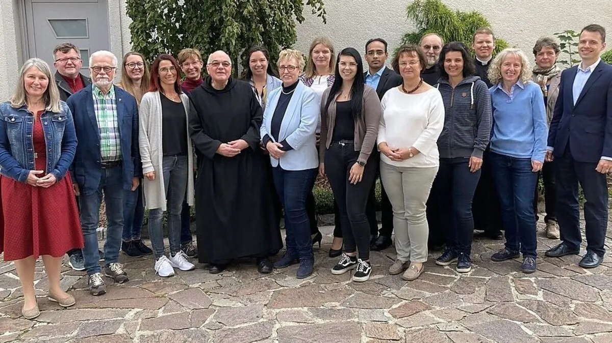 Das vom Bischof ernannte Führungsteam mit Pastoralteam und Verwaltungskräften des „Seelsorgeraums Knittelfeld“ 