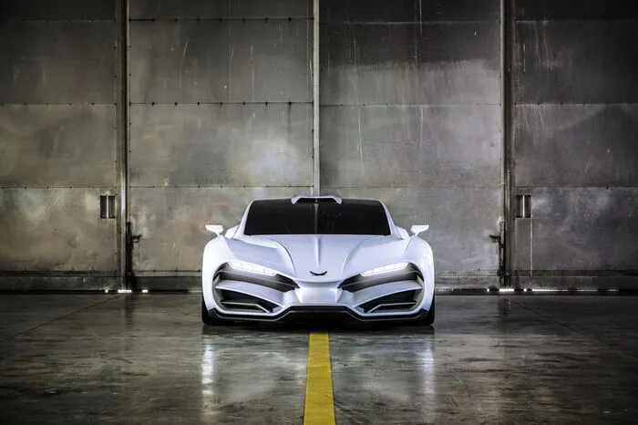 Der Stammbaum des Milan Red liest sich wie das Who-is-who Österreichs führender Unternehmen im Bereich Automobiltechnik: Die Simulationstechnologie stammt von der steirischen AVL, Pankl Racing Systems fertigt die exklusiven SLM-Titan-Radträger.
