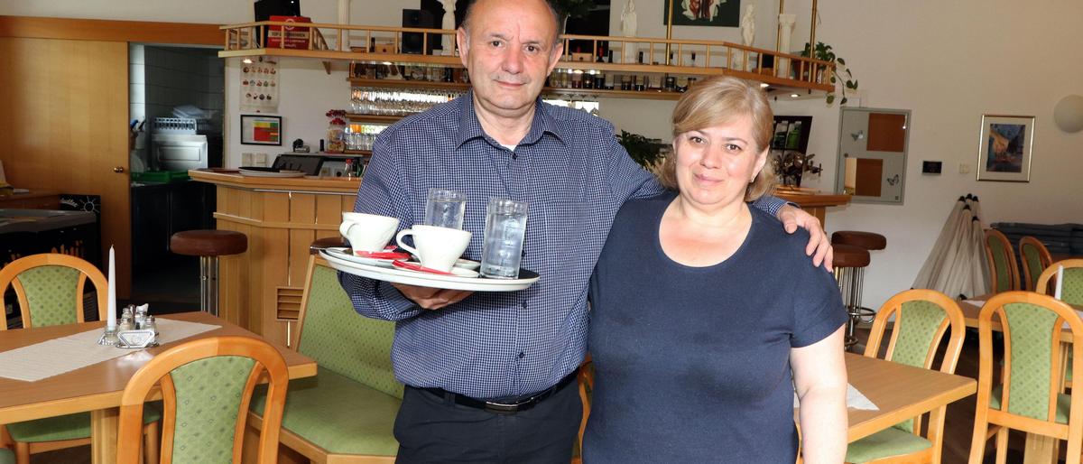 Seit Mai betreiben Vasileios Kostoulagiannis und seine Frau Eleni Panagiotidou das Lokal