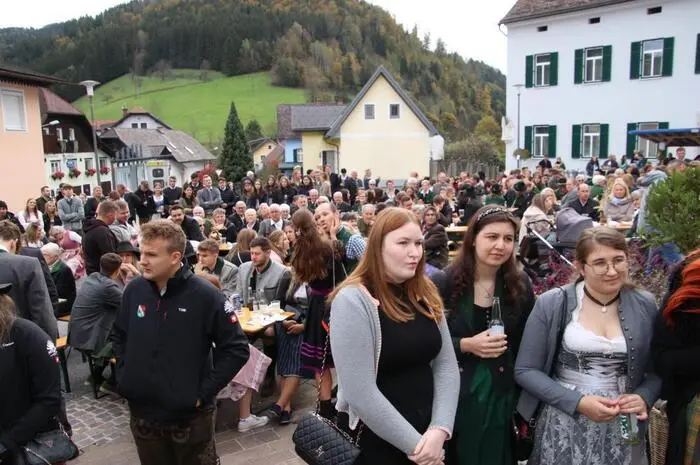 Die Landjugend Kohlschwarz (Gemeinde Kainach) zeichnete dafür als diesjähriger Träger der Bezirksfahne verantwortlich.