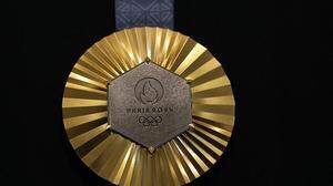 So sieht die Goldmedaille bei den olympischen Spielen in Paris aus