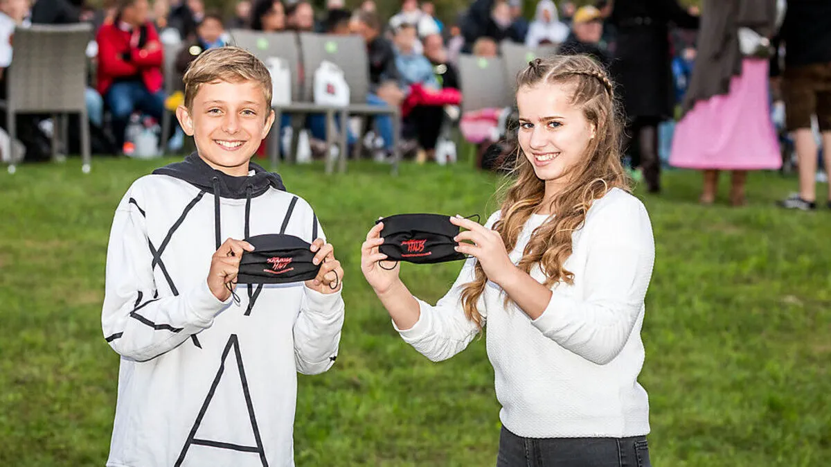 Lars Bitterlich und Marii Weichlser bei der Vorpremiere des Films beim Wildensteiner Wasserfall