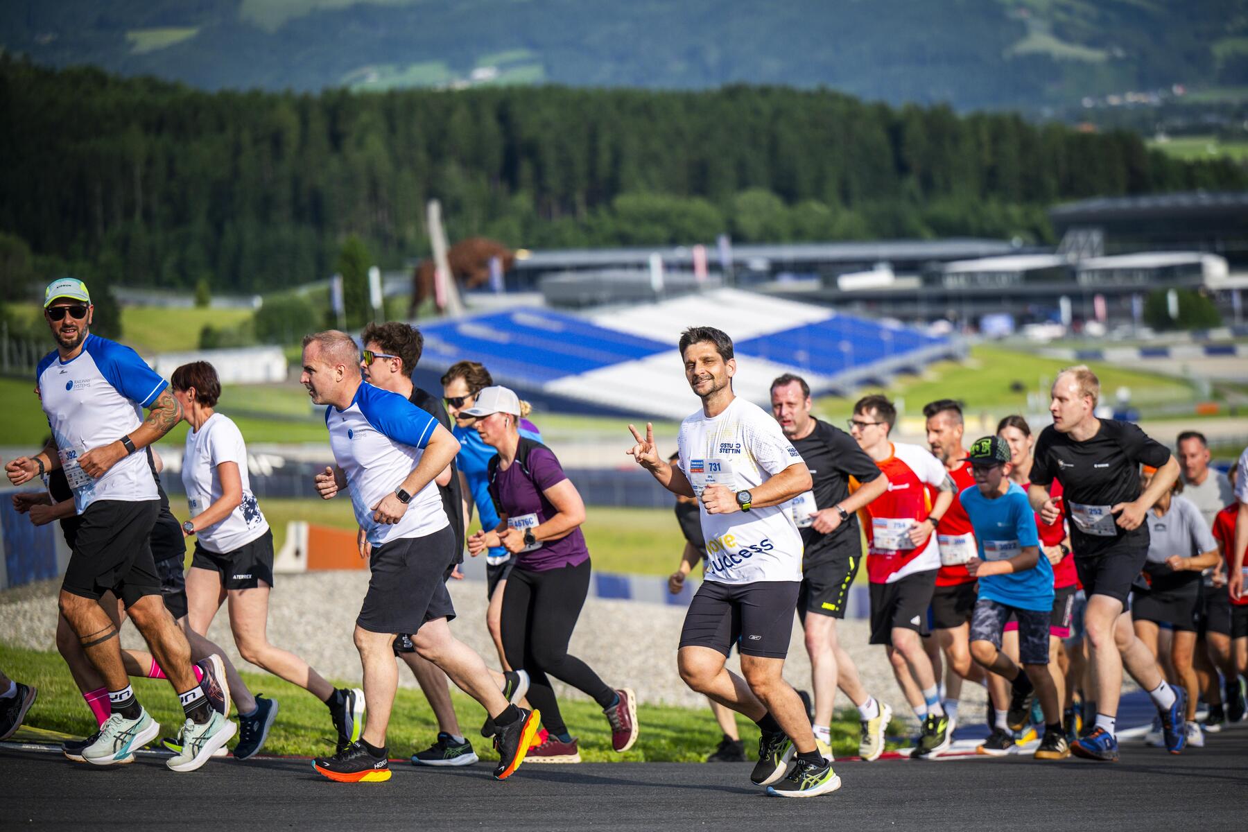 Großer Businesslauf : 3000 Sportler verwandeln den Red Bull Ring in eine Laufstrecke