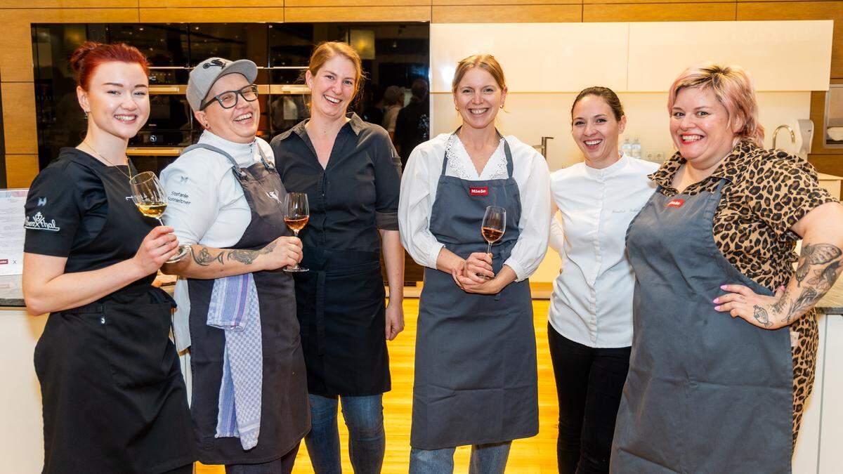 Kochten bei den „Female Chefs“ groß auf: Viktoria Fahringer, Stefanie Sonnleitner, Clara Aue, Lisa Machian, Sandra Scheidl und Nina Meyer.