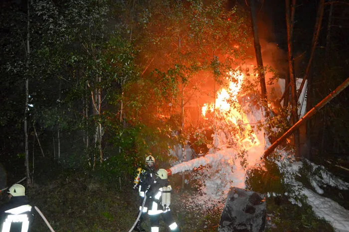 Sechs Feuerwehren standen mit 130 Mann im Löscheinsatz.