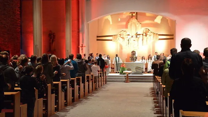 Jugendmesse in der Pfarre "Heilige Familie"