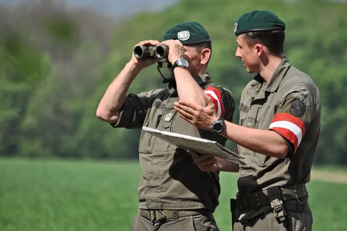 Überwachung der grünen Grenze durch Soldaten des Jägerbataillons 17.