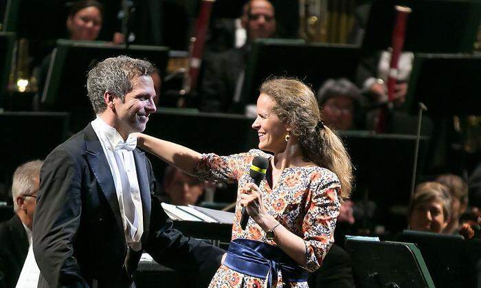 Dirk Kaften mit Nora Schmid, Intendantin der Grazer Oper