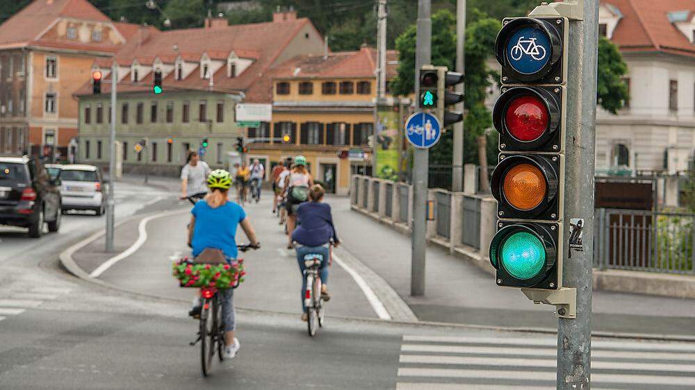 Bild mit Seltensheitswert: Getrennter Radweg nach der Keplerbrücke in Graz