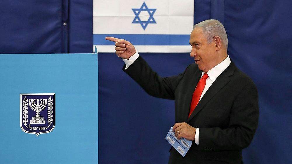 Die rechtskonservative Likud-Partei des Regierungschefs Benjamin Netanyahu ist bei Israels vierter Parlamentswahl binnen zwei Jahren laut Prognosen stärkste Kraft geworden