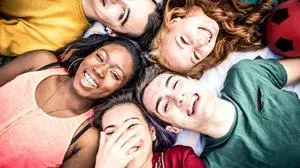 Freundschaft, Partnerschaft und Familie sind jungen Menschen besonders wichtig