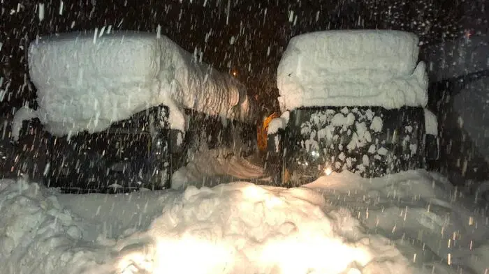 Bis zu zwei Meter Schnee hat es derzeit in Heiligenblut. Die Großglocknerstraße ist zwischen Großkirchheim und Heiligenblut gesperrt.