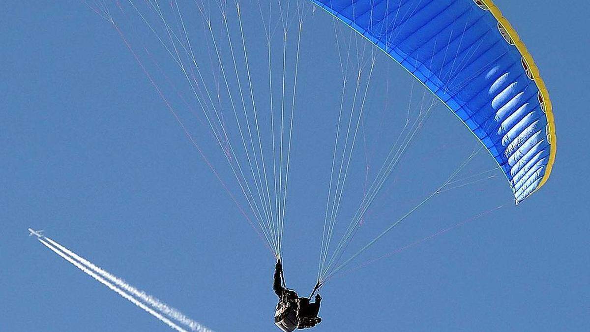 Der Paragleiterpilot wurde rasch geortet (Symbolbild) 