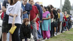 Stundenlanges Schlangestehen gehört zur Präsidentschaftswahl dazu. Ein Grund: Der Wahltermin