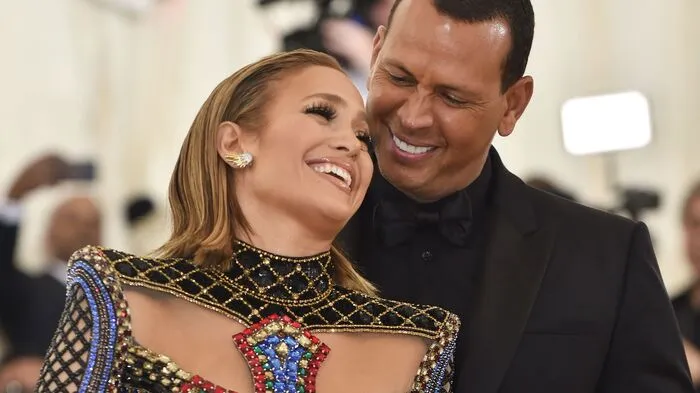 US-Superstar Jennifer Lopez und der ehemalige Baseballprofi Alex Rodriguezhaben sich verlobt.