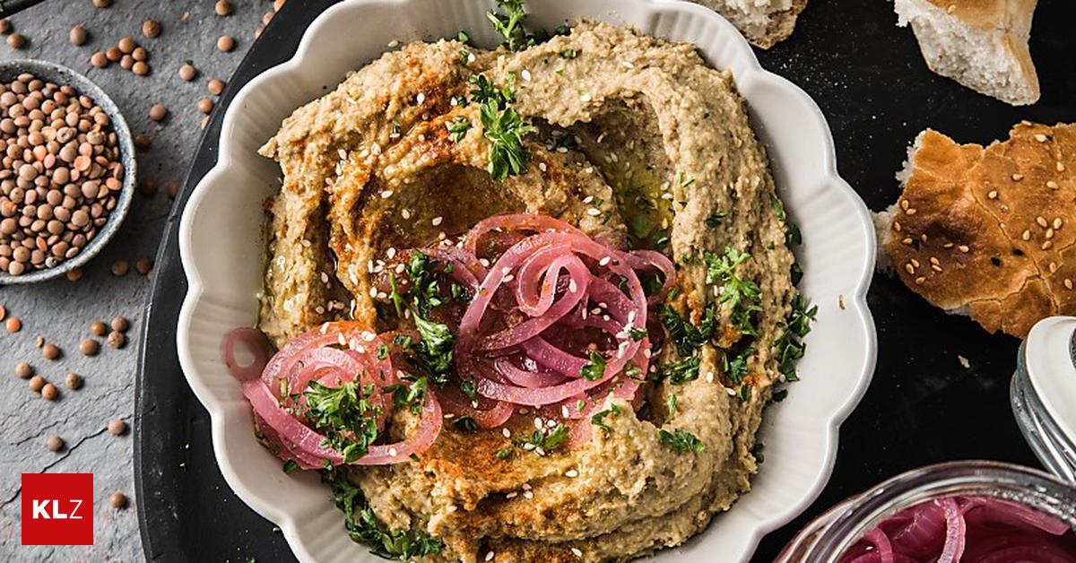 Rezepttipp: Linsenhummus mit eingelegten roten Zwiebeln