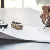Beim privaten Kauf eines Gebrauchtwagens heißt es „Cash for Car“. Beim Händler nicht unbedingt