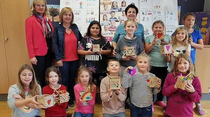 Für die Kinderrechte-Woche setzten die Schüler der 3c-Klasse der VS Voitsberg ein Kunstprojekt um