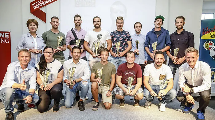 Hinten v.l.: Gössinger, Aleksic, Gurmann, Janjusevic, Walker, Erichsen, Löschnig, Hasslacher. Vorne: Mitterdorfer, Orter, Ramsauer, Enzi, Jessenitschnig, Duller, Arthofer