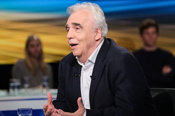 "Manchmal hab ich das Gefühl, ich hab die Grünen wach geküsst." Johannes Voggenhuber, Märchenprinz seiner Ursprungspartei, im ORF