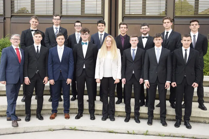 Maturanten der 5AHMBT Maschinenbautechnik: Lukas Allmer, Dominik Bauer, Christoph Berghofer, Daniel Eibl, Johannes Fuchs, Jakob Gremsl, Julian Hutter, Benedikt Kutschera, Maximilian Nöst, Lukas Reisenbauer, Marvin Schloffer, Jan Stachel, Mario Traxler, Elias Wurm.