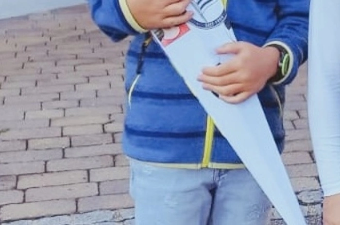 Felix mit seiner selbstgebastelten SK Sturm Graz Schultüte freut sich sehr auf die 1.Klasse in der Volksschule Übersbach. Hier können Sie Fotos hochladen.