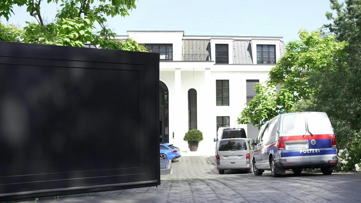 In der Villa von René Benko im Innsbrucker Stadtteil Igls ist es am Dienstag zu einer Hausdurchsuchung gekommen