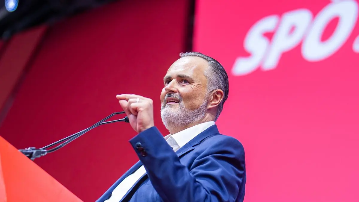 ABD0152_20230603 - LINZ - STERREICH: Burgenlands Landeshauptmann Hans Peter Doskozil am Samstag, 03. Juni 2023, im Rahmen eines au§erordentlichen Bundesparteitages der SP in Linz. - FOTO: APA/GEORG HOCHMUTH